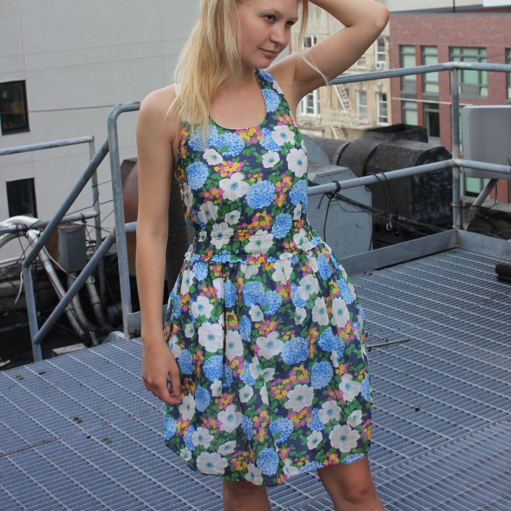 CARVEN SUMMER FLORAL DRESS SIZE 34